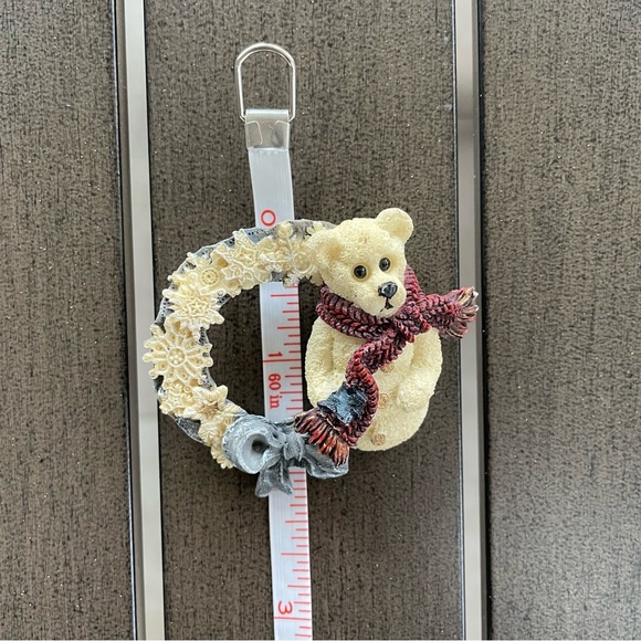 ⚡️FINAL PRICE⚡️VINTAGE BOYDS BEARS 1995 FOLKWEAR HOLIDAY SNOWBEAR WREATH BROOCH! - Picture 4 of 4